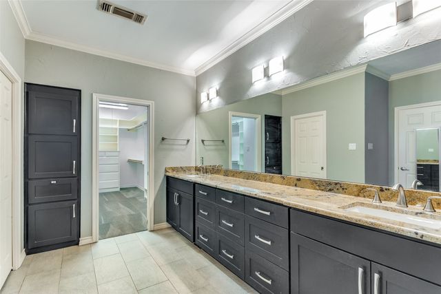 3805 Briarhaven Road, Fort Worth, TX 76109