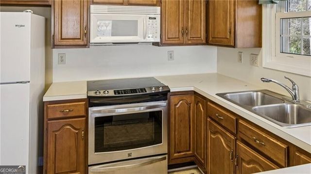 130 Stratford Way, Fayetteville, GA 30214