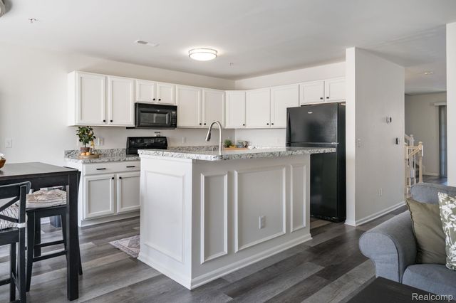 192 Amys Walk, Auburn Hills, MI 48326