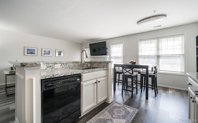 192 Amys Walk, Auburn Hills, MI 48326