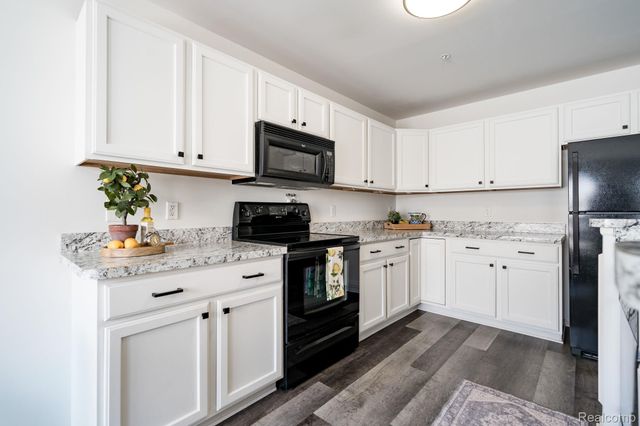 192 Amys Walk, Auburn Hills, MI 48326