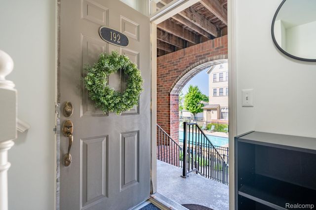 192 Amys Walk, Auburn Hills, MI 48326
