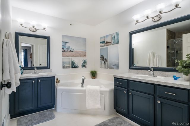 192 Amys Walk, Auburn Hills, MI 48326