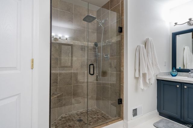 192 Amys Walk, Auburn Hills, MI 48326