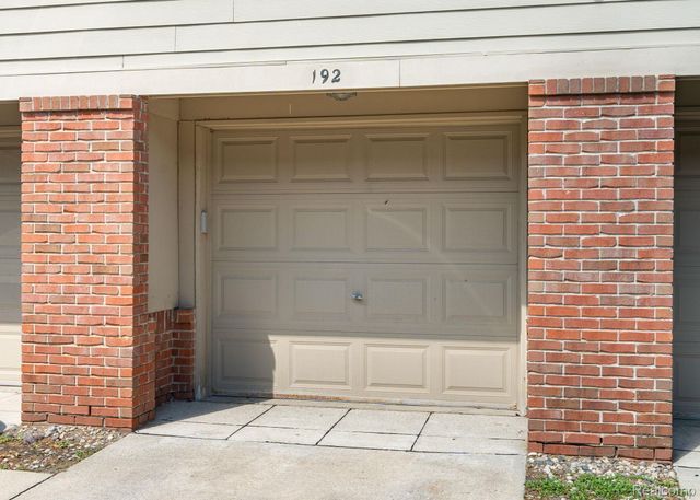 192 Amys Walk, Auburn Hills, MI 48326