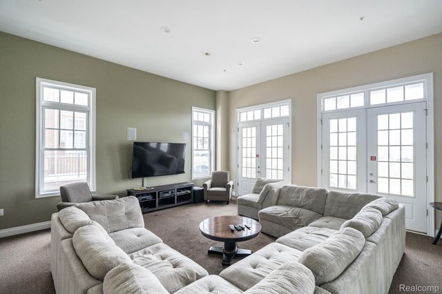 192 Amys Walk, Auburn Hills, MI 48326