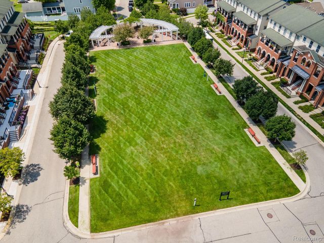 192 Amys Walk, Auburn Hills, MI 48326