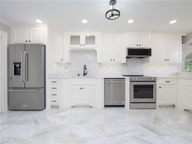 160 Butler Lake Drive, St Simons Island, GA 31522