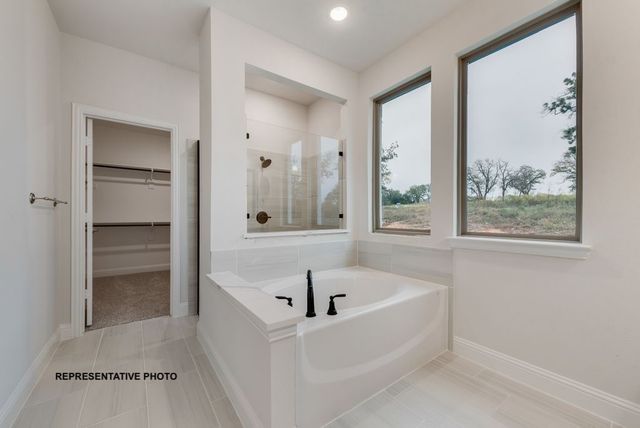 1040 Monaco Court, Springtown, TX 76082
