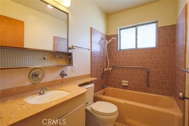 811 S State, Hemet, CA 92543