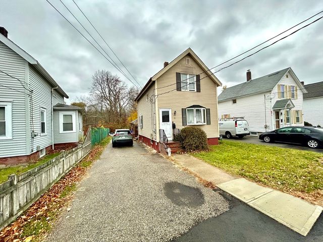 51 Shores St, Taunton, MA 02780