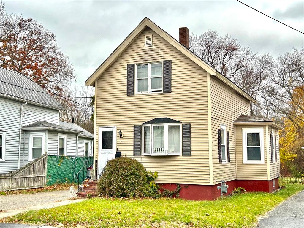 51 Shores St, Taunton, MA 02780