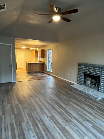 5504 Creekridge Drive, Arlington, TX 76018