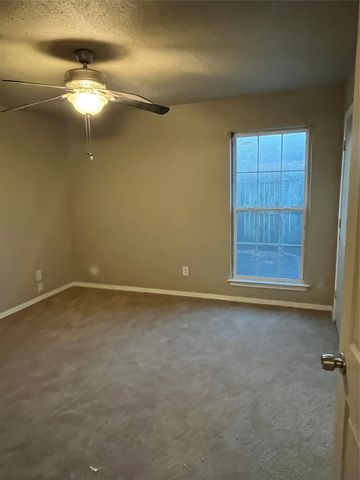 5504 Creekridge Drive, Arlington, TX 76018