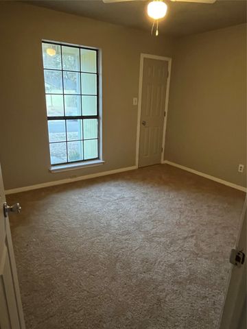 5504 Creekridge Drive, Arlington, TX 76018