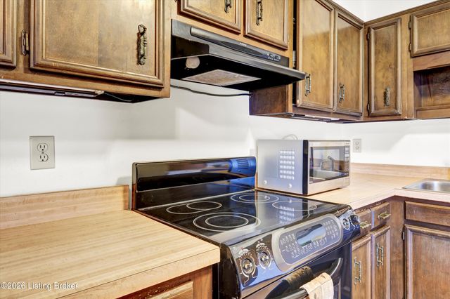 10312 Going Ct, Louisville, KY 40241