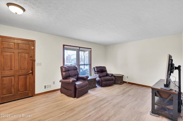 10312 Going Ct, Louisville, KY 40241