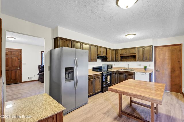 10312 Going Ct, Louisville, KY 40241