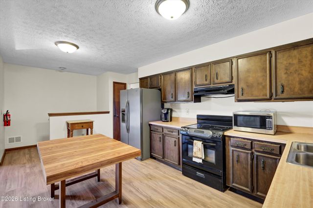 10312 Going Ct, Louisville, KY 40241