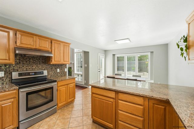903 MONTCLAIR DR, Cheyenne, WY 82009