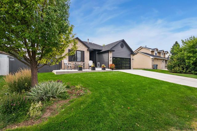 903 MONTCLAIR DR, Cheyenne, WY 82009