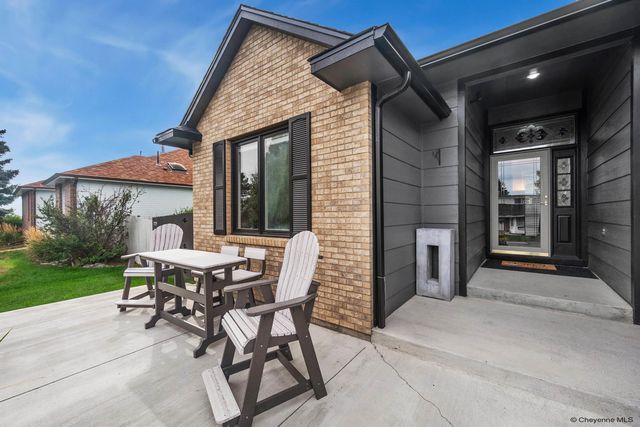 903 MONTCLAIR DR, Cheyenne, WY 82009