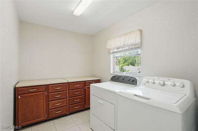 426 Chestnut Ave NW, Port Charlotte, FL 33952