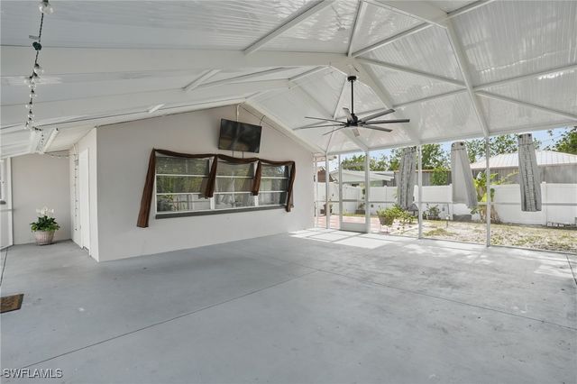 426 Chestnut Ave NW, Port Charlotte, FL 33952