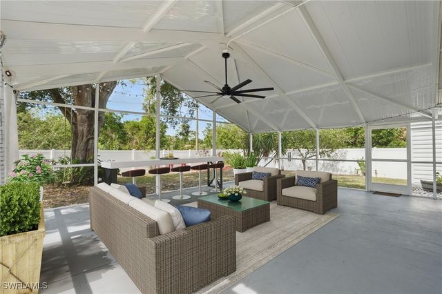 426 Chestnut Ave NW, Port Charlotte, FL 33952