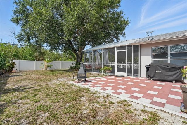 426 Chestnut Ave NW, Port Charlotte, FL 33952