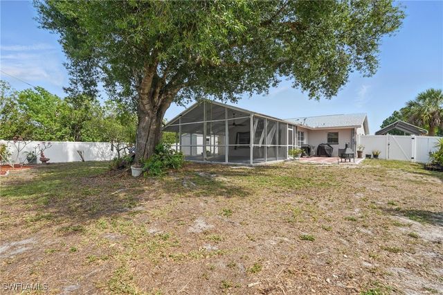 426 Chestnut Ave NW, Port Charlotte, FL 33952