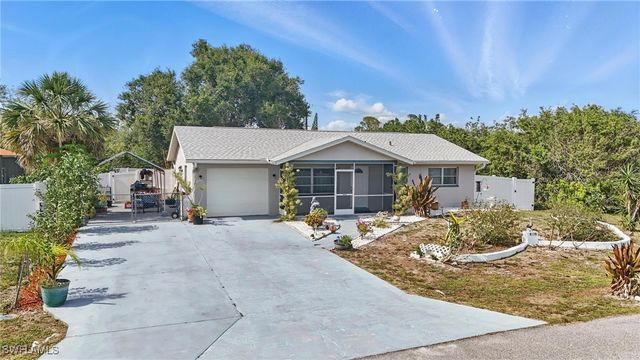 426 Chestnut Ave NW, Port Charlotte, FL 33952