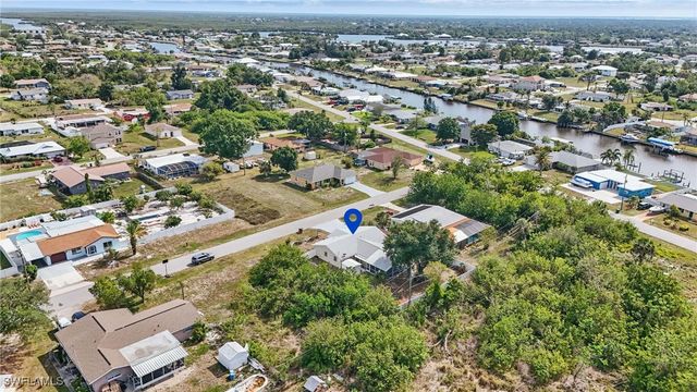 426 Chestnut Ave NW, Port Charlotte, FL 33952
