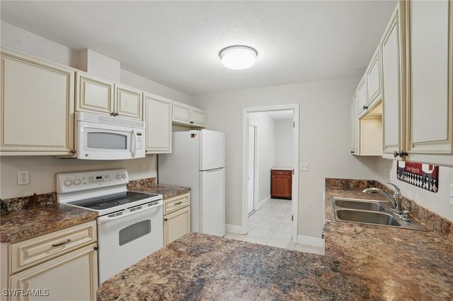 426 Chestnut Ave NW, Port Charlotte, FL 33952