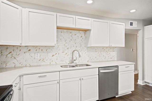 1621 Herndon Drive, Evansville, IN 47711