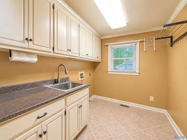 2804 Hunterwood Drive SE, Decatur, AL 35603