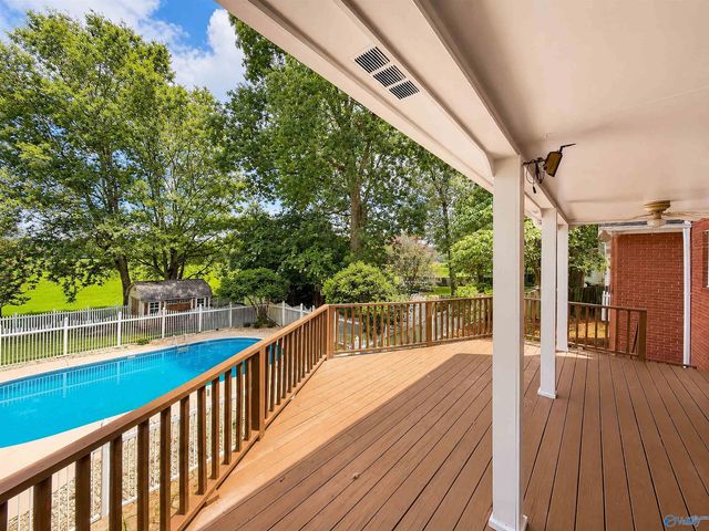 2804 Hunterwood Drive SE, Decatur, AL 35603
