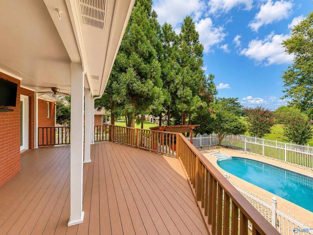 2804 Hunterwood Drive SE, Decatur, AL 35603