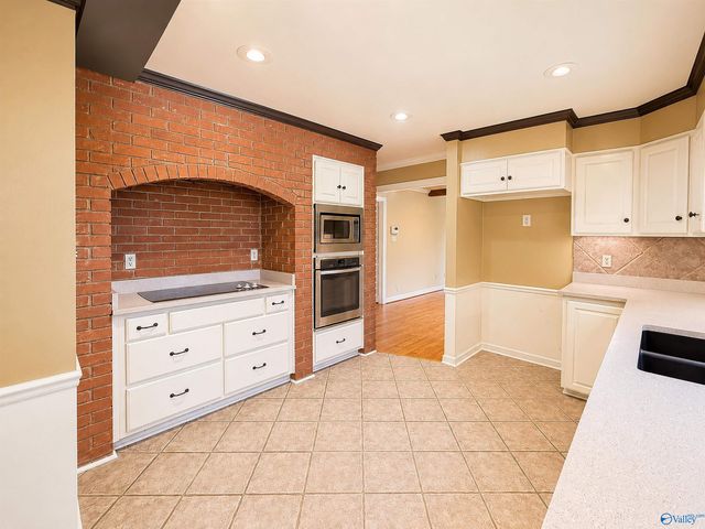 2804 Hunterwood Drive SE, Decatur, AL 35603