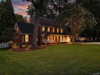 2804 Hunterwood Drive SE, Decatur, AL 35603