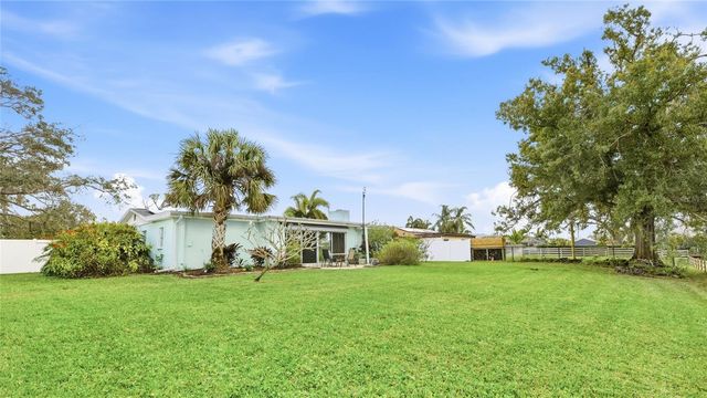 2165 LAKEWOOD DRIVE, Nokomis, FL 34275