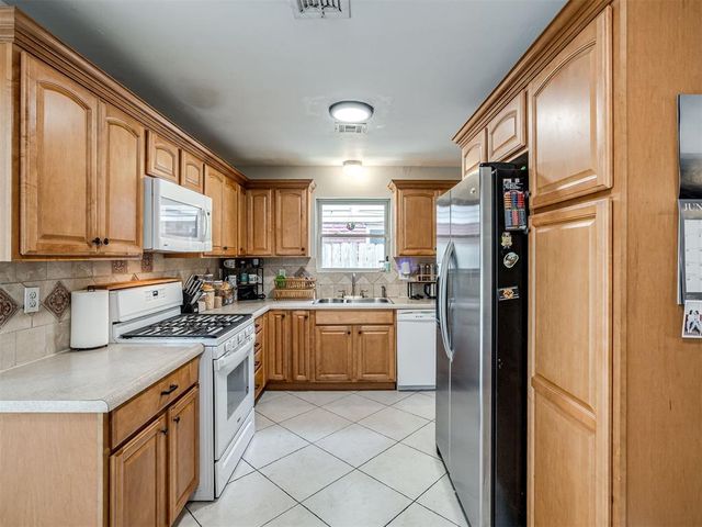 2621 N Redmond Avenue, Oklahoma City, OK 73127