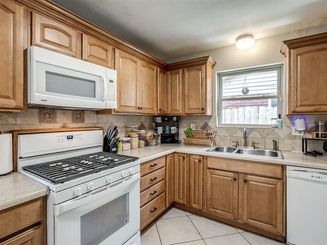 2621 N Redmond Avenue, Oklahoma City, OK 73127
