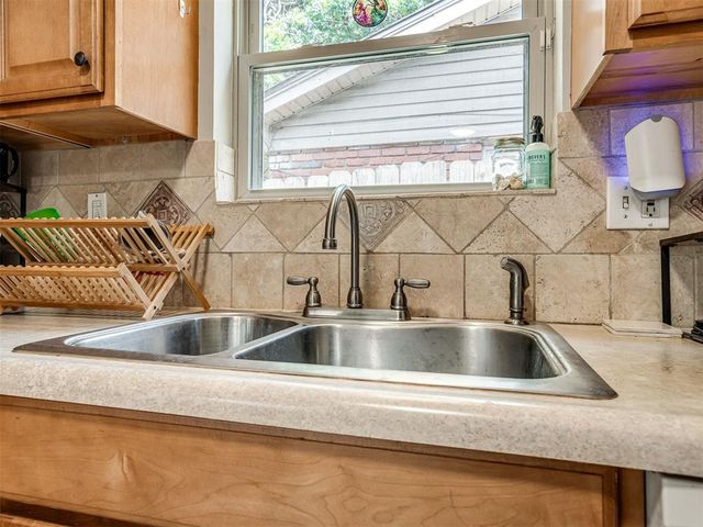 2621 N Redmond Avenue, Oklahoma City, OK 73127
