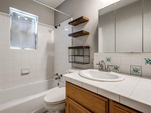 2621 N Redmond Avenue, Oklahoma City, OK 73127