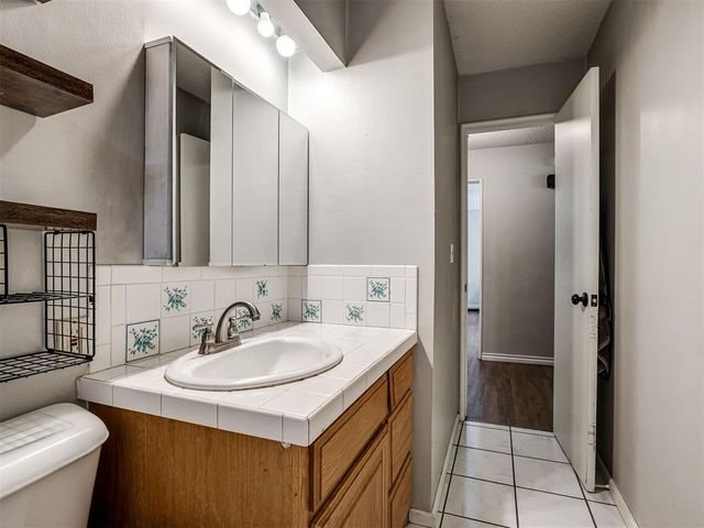 2621 N Redmond Avenue, Oklahoma City, OK 73127