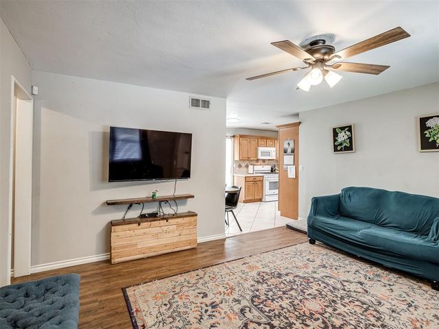 2621 N Redmond Avenue, Oklahoma City, OK 73127