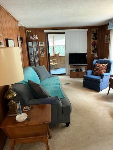 526 RAMBLEWOOD LN, North Wales, PA 19454