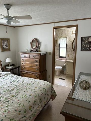 526 RAMBLEWOOD LN, North Wales, PA 19454