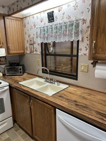 526 RAMBLEWOOD LN, North Wales, PA 19454